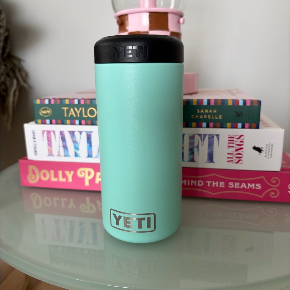 YETI Colster 355ml Slim in Seafoam